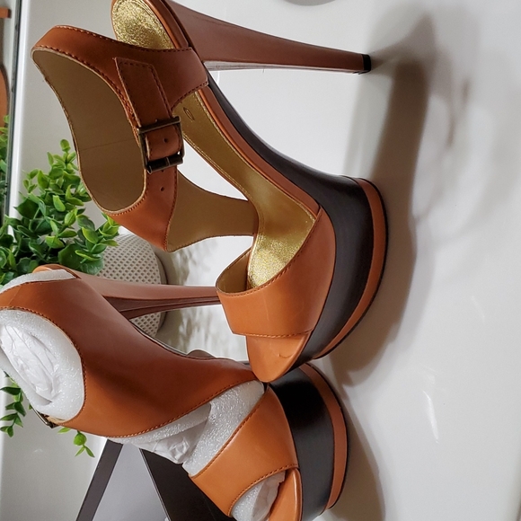 BEBE Platform Strap Heels - Picture 2 of 5
